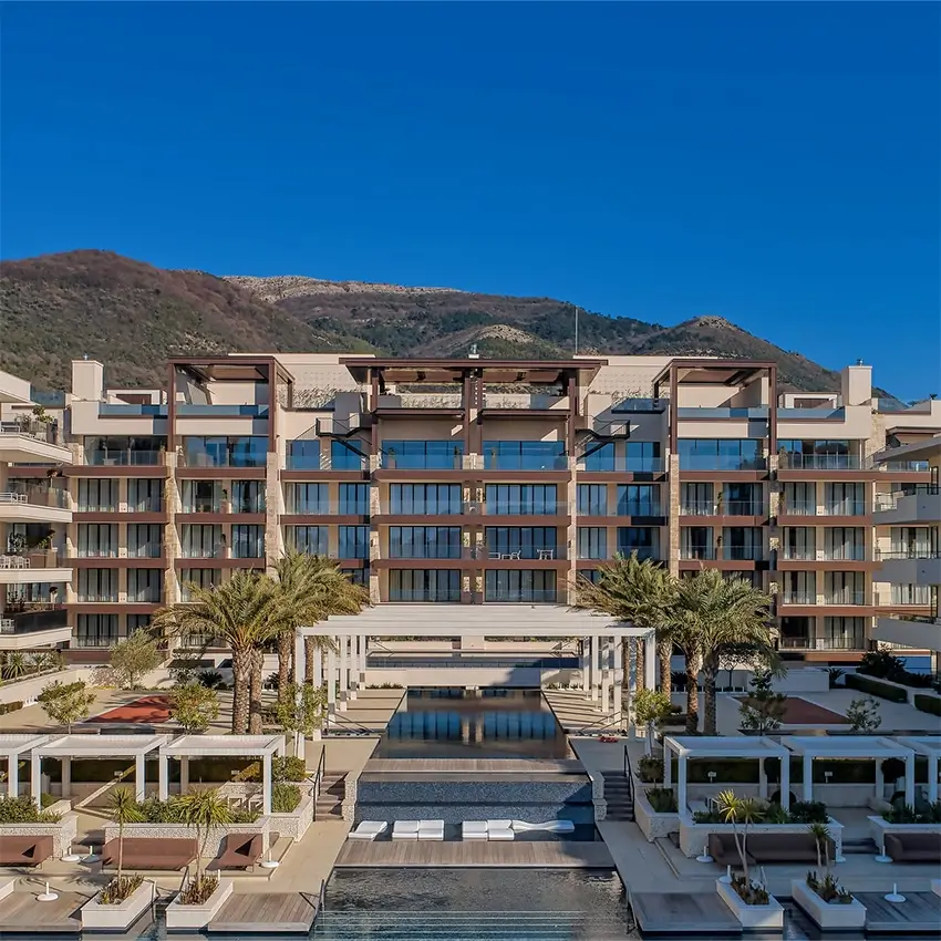 Elena Residence